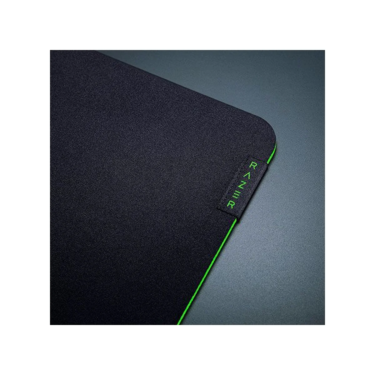 Razer Gigantus V2 Soft Mouse Mat - Medium | Textured Micro-Weave Cloth, High-Density Rubber Foam - RZ02-03330200-R3M1 view 3