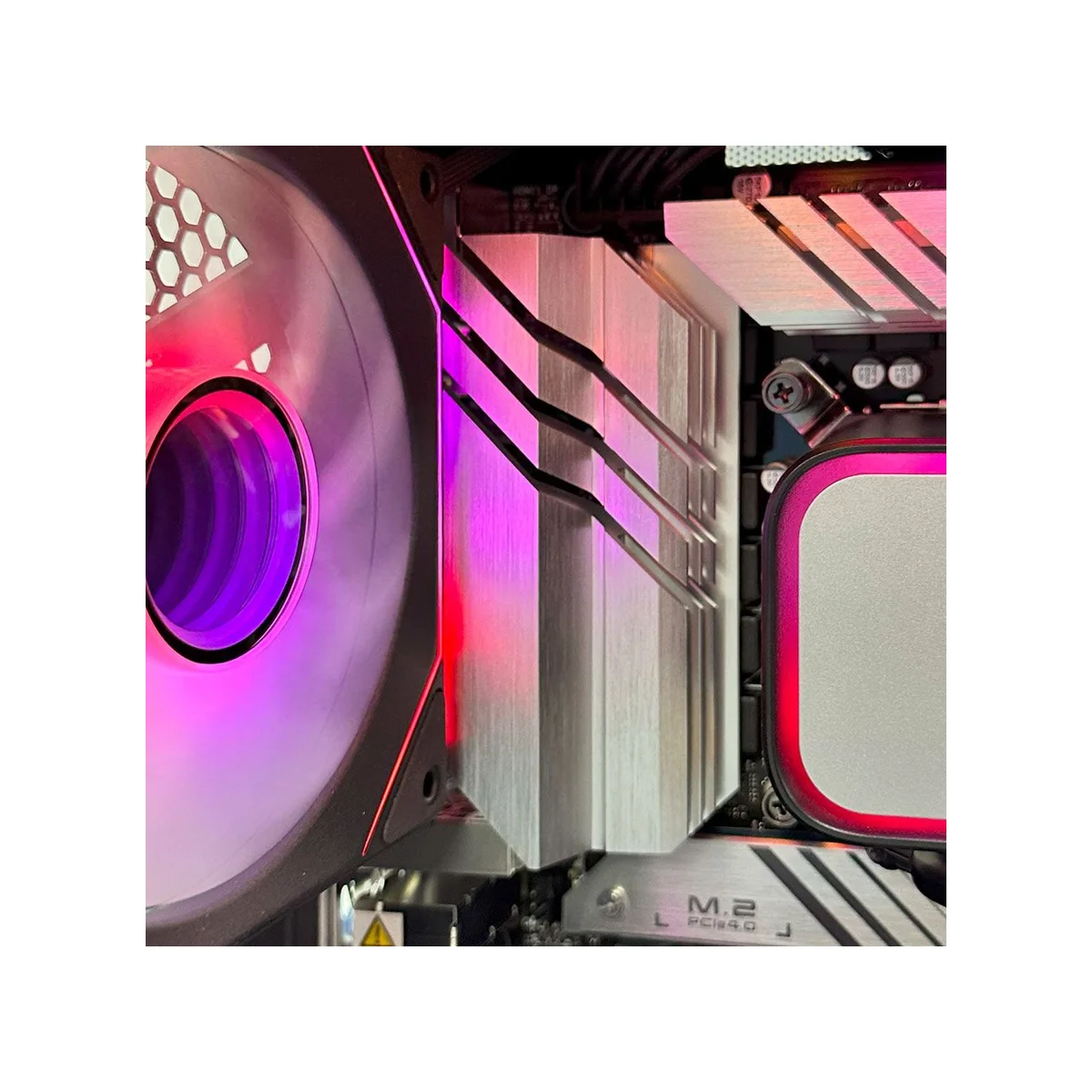 Gaming PC Curved (Core i7-14700F, 32GB DDR5, RTX 5070 12GB) - Gaming_PC_Curved view 5