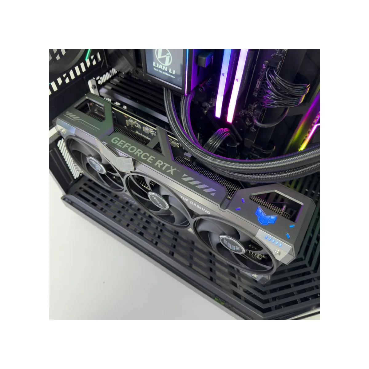 Pentagon Gaming PC (Ryzen 9 9900X, 32GB DDR5, RTX 5070 12GB) - Pentagon_Gaming_PC view 6